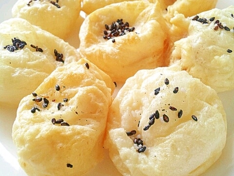 お餅で、ごま塩おかき!